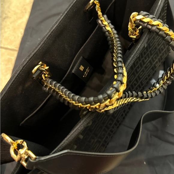 Givenchy handbag - Picture 7 of 9